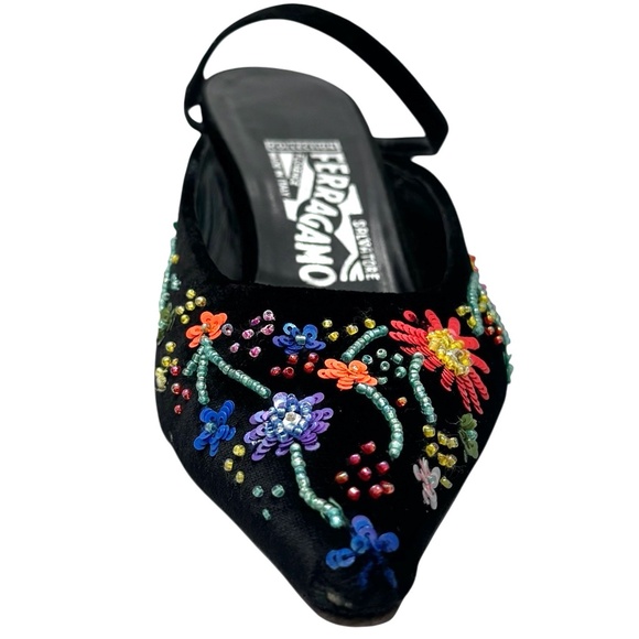 FERRAGAMO BLACK VELVET W MULTICOLOR FLORAL BEADED DESIGN KITTEN HEEL MULE - Picture 2 of 16